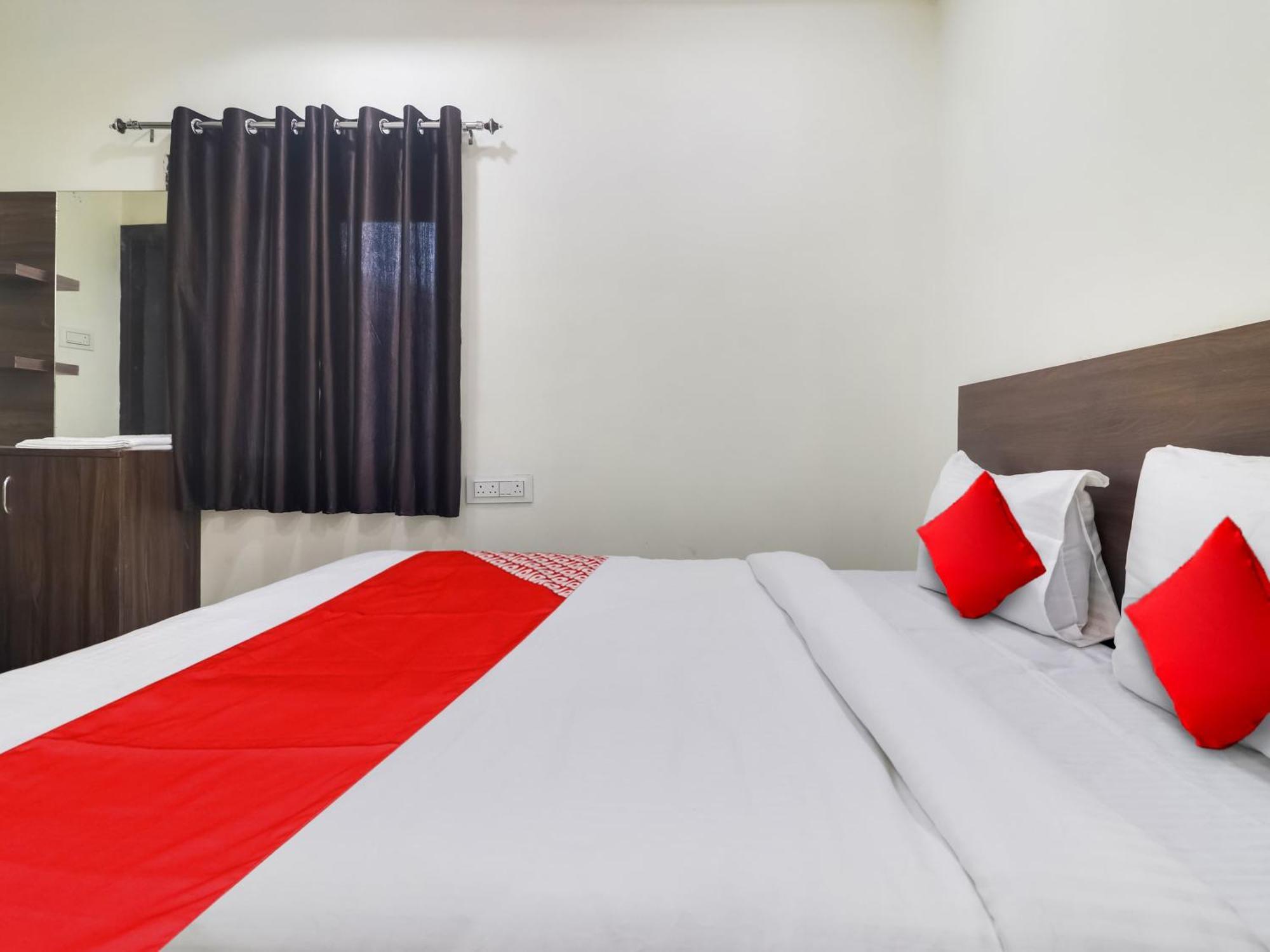 Hotel O Red Stone Hotels Hyderabad Exterior photo