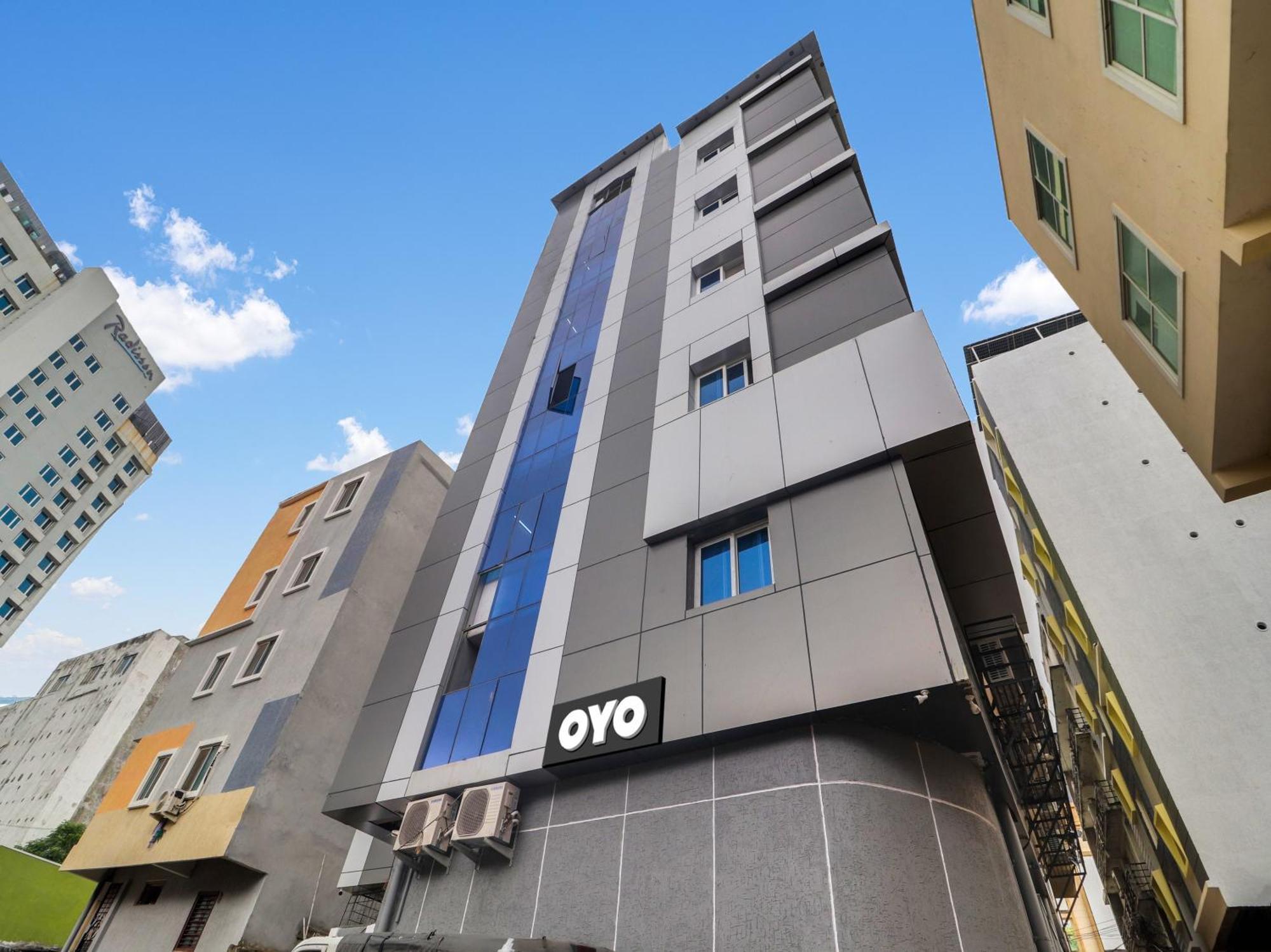 Hotel O Red Stone Hotels Hyderabad Exterior photo
