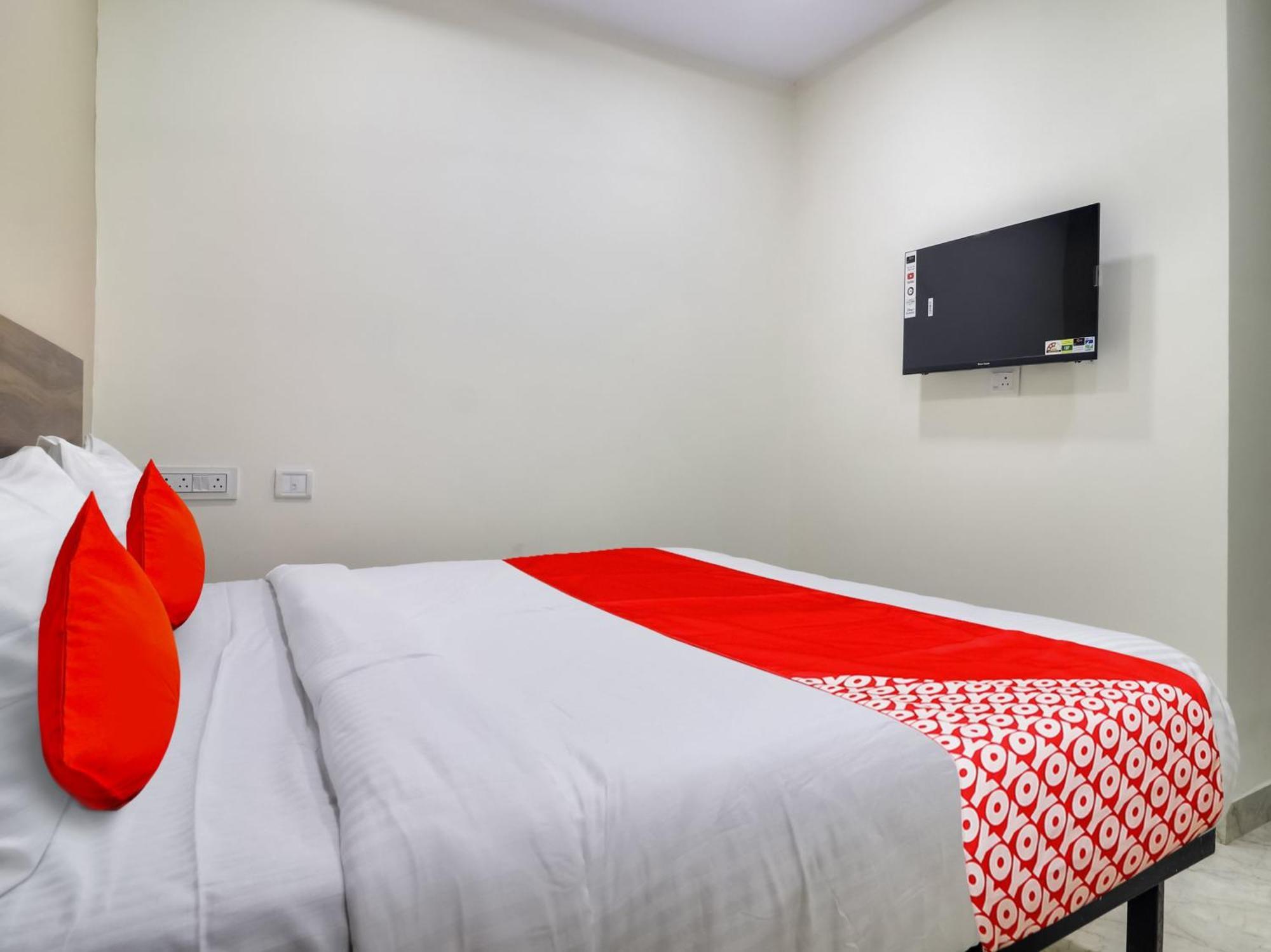 Hotel O Red Stone Hotels Hyderabad Exterior photo