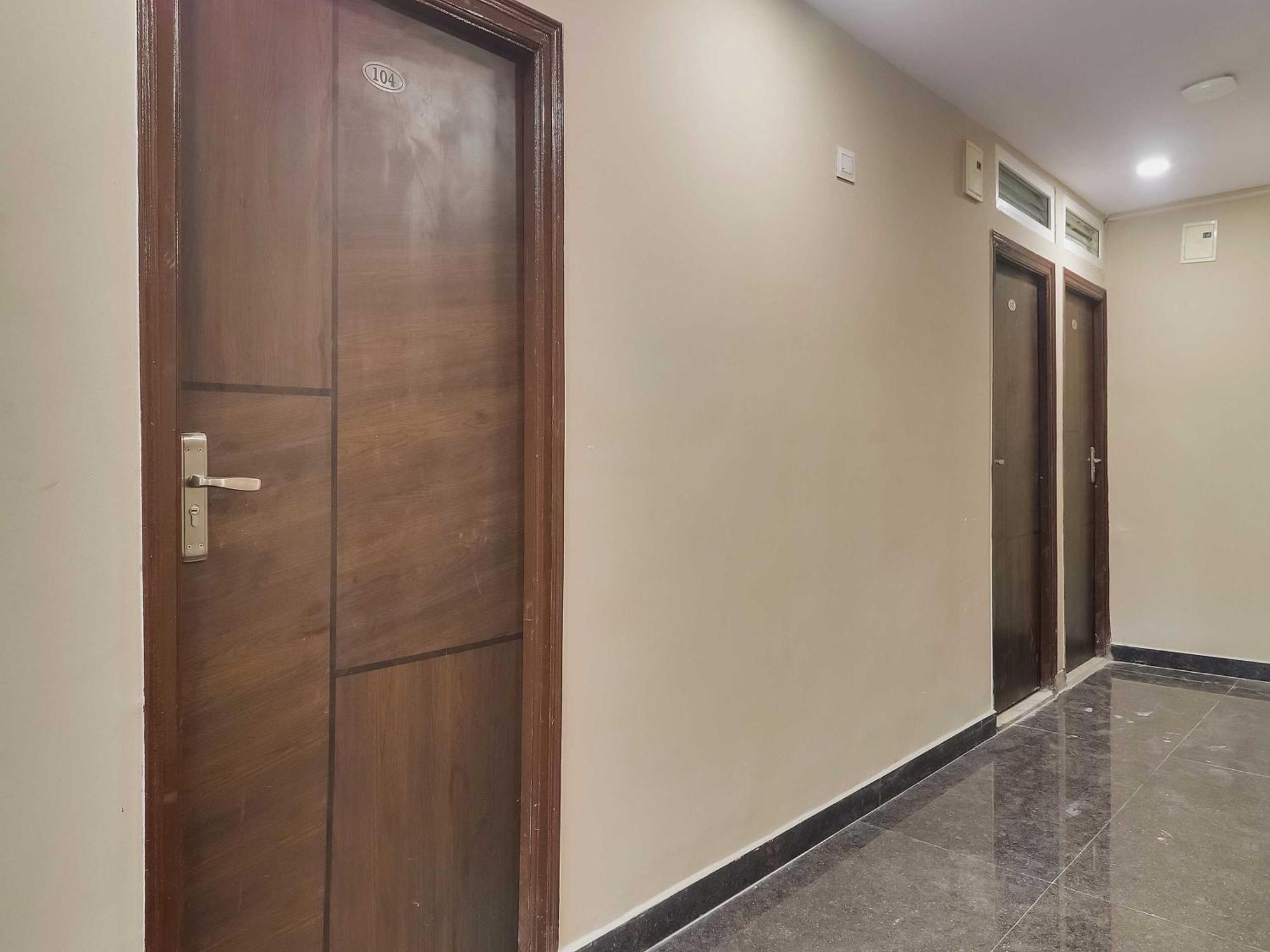 Hotel O Red Stone Hotels Hyderabad Exterior photo